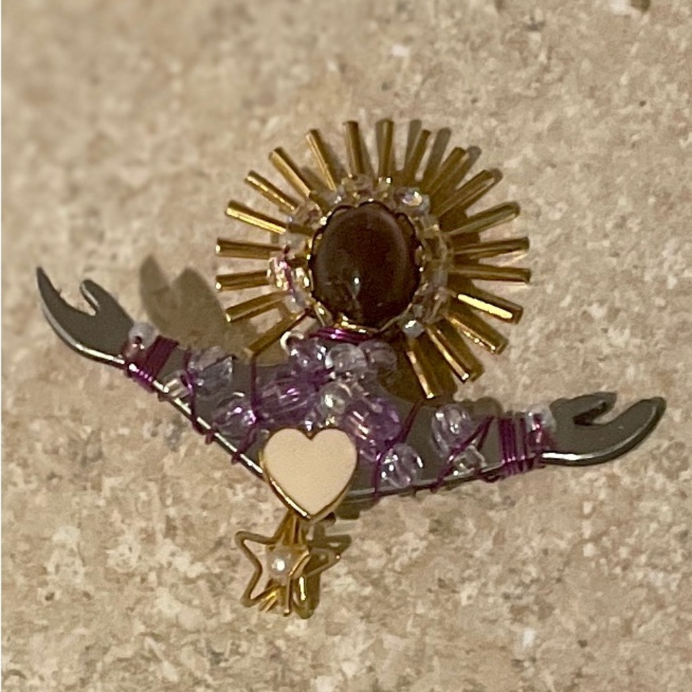 Liztech 2008 signed original Goddess’s Embrace Brooch - Picture 3 of 8